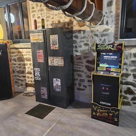 カントリーハウス Au Calme Avec Piscine Couverte, Wi-fi Et Animaux Acceptes - Fr-1-489-619 Sainte-Thérence