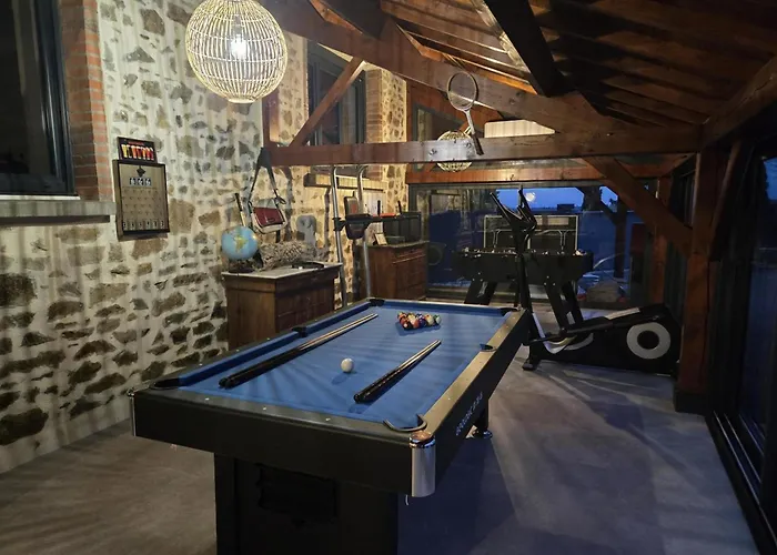 Casa vacanze Au Calme Avec Piscine Couverte, Wi-fi Et Animaux Acceptés - Fr-1-489-619 Sainte-Thérence