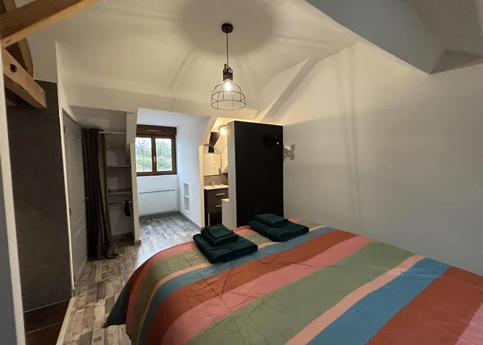 Casa vacanze Au Calme Avec Piscine Couverte, Wi-fi Et Animaux Acceptés - Fr-1-489-619 *