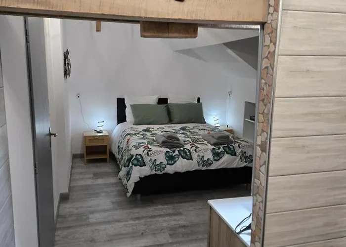 Casa vacanze Au Calme Avec Piscine Couverte, Wi-fi Et Animaux Acceptés - Fr-1-489-619 *