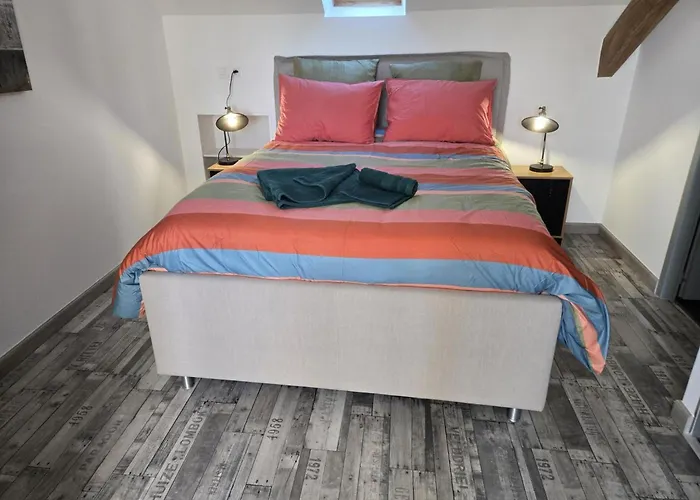 Casa vacanze Au Calme Avec Piscine Couverte, Wi-fi Et Animaux Acceptés - Fr-1-489-619 *